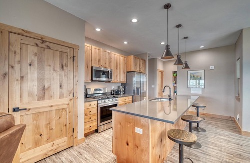 Leadville Cabin | Midgarth Hus- Brand New PET FRIENDLY home minutes to Copper & Ski Cooper!