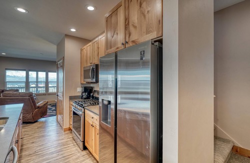 Leadville Cabin | Midgarth Hus- Brand New PET FRIENDLY home minutes to Copper & Ski Cooper!