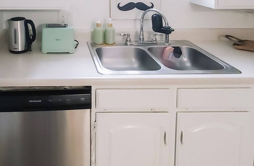 West Colfax Apartment | Mile High Stadium & Meow Wolf! 2-bedroom apartment in West Colfax/Sloan's Lake