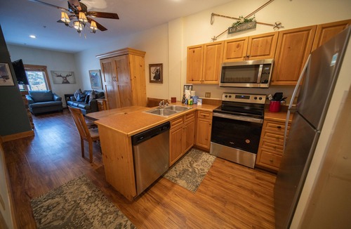 River Run Condo | Mini-Golf | Pool & Hot Tub | Village