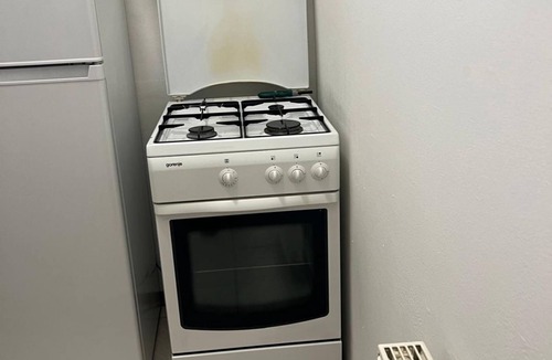 Simmering Apartment | Modern 1BR City Apartment for 5, Great Location