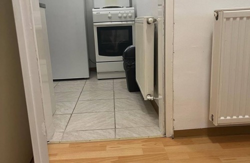 Simmering Apartment | Modern 1BR City Apartment for 5, Great Location