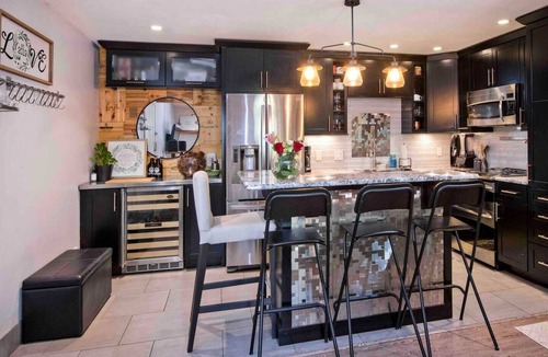 Avon Condo | Modern 2BR/2BA Walk to Free Shuttle for Skiing Beaver Creek & Vail