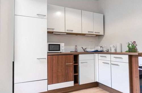 Wahring Apartment | Modern 2BR Apt. Perfect for Long and Short Stays