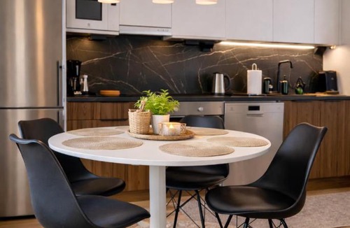 Oulu Apartment | Modern 2BR near OYS hospital, sauna & free parking