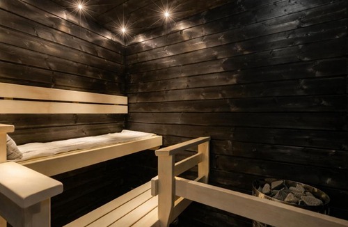 Oulu Apartment | Modern 2BR near OYS hospital, sauna & free parking