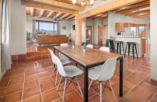 Taos House | Modern Adobe - Hot Tub - Game Room - Close to Ski Resorts- 10 min to Downtown!