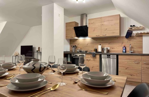 Stephansposching Condo | Modern apartment with kitchen & parking