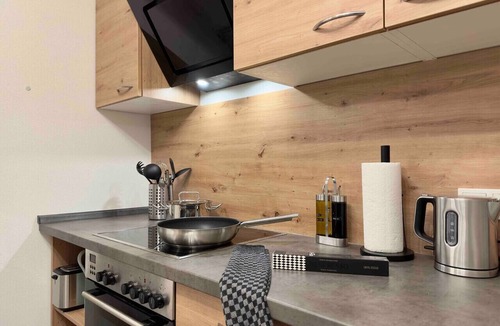 Stephansposching Condo | Modern apartment with kitchen & parking