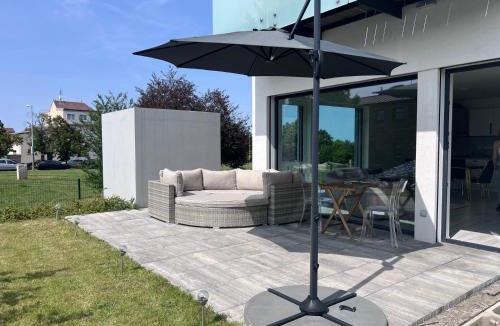 Prague 17 Apartment | Modern apartment close to Tram and Airport, free parking