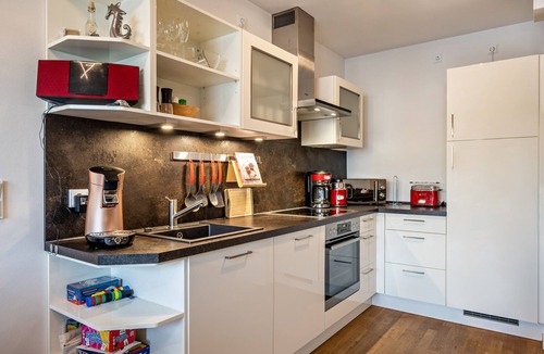 Scharbeutz Apartment | Modern Apartment "Moin am Meer", with Balcony & Wi-Fi; Garage Available