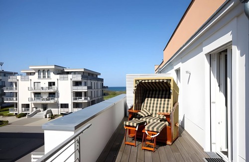 Boergerende-Rethwisch Apartment | Modern apartment with partial sea view, private balcony and close to the beach