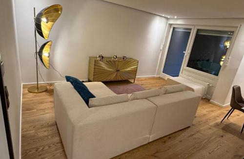 Solln Apartment | Modern apartment with terrace in Solln