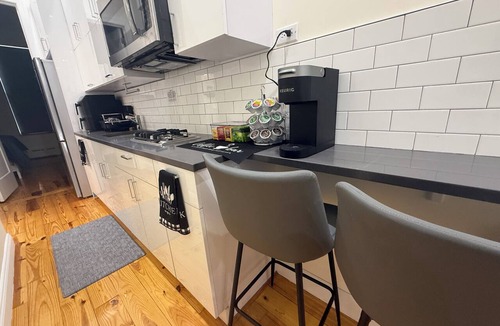 Upper Manhattan Apartment | Modern Brownstone Private 1-Bedroom Apartment, 20 mins to Times Square