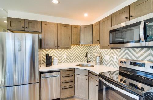 Erie House | Modern Erie Home - Walk to Downtown!