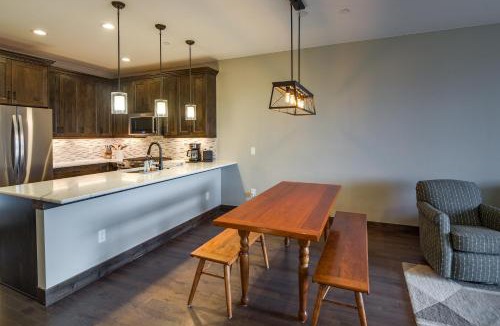 Rendezvous House | Modern Fraser Townhome with River Views Near Skiing!
