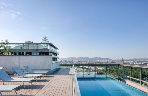 Erdberg Apartment | Modern Landstraße 1BR w/Amazing Views, steps from Danube, by Blueground
