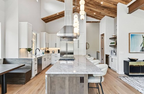 Silverthorne House | Modern Luxury Home Near 4 Ski Resorts