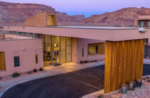 Moab Condo | Modern Moab Condo Near Arches at WorldMark, great amenities and comfortable.