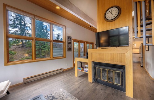 Keystone House | Modern Mountain Chalet - 5 min to world class skiing