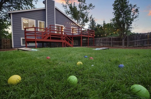 West Westminster House | Modern Standley Lake Retreat. HOT TUB. GAME ROOM