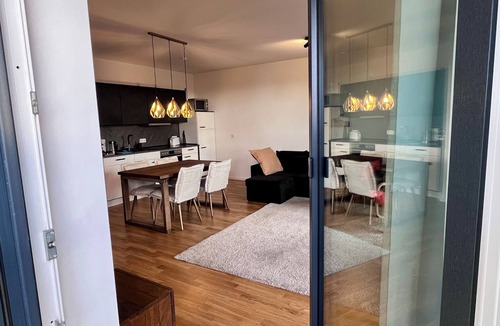Schoenefeld Apartment | Modern Studio near Airport