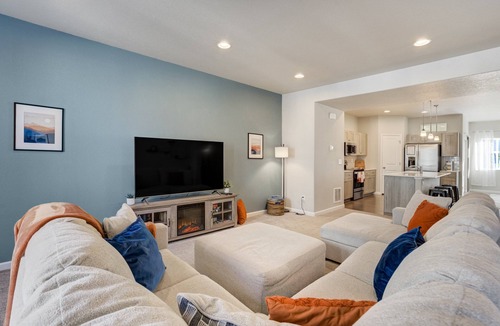 Colorado Springs House | Modern Townhome | Prime Location | Pup Friendly