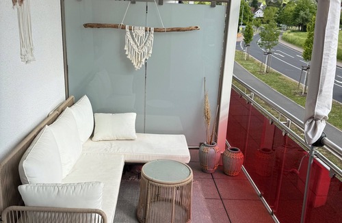 Leinach Apartment | Modern vacation apartment surrounded by greenery.