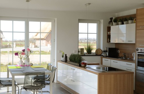 Dranske House | Modern vacation home near the beach (700m) and direct lake view