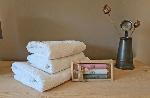 Reichenberg Apartment | Moderne 70qm Wohnung nahe Würzburg, DAA, A3, A7, A81 in Fuchsstadt