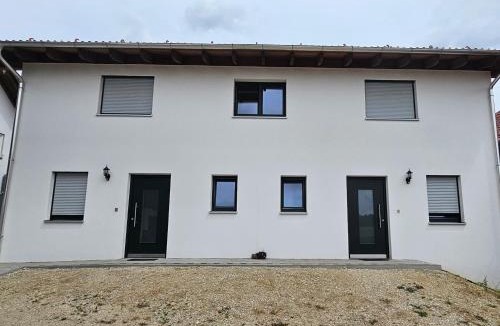 Landau an der Isar Apartment | Moderne Ferienwohnung auf Rups Hof