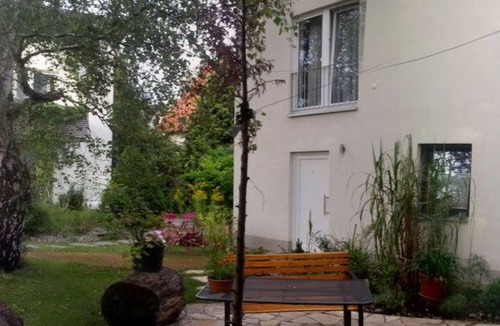 Altglienicke Apartment | Moderne Maisonette-Wohnung mit Terrasse by Interhome