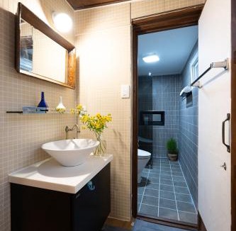 Jeonju House | MongYouHwaWon Guesthouse(Painter's house)