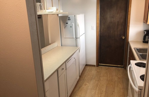 Grand Junction House | Monument views and room to play. Pets welcome.