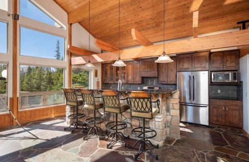 Valley of the Sun House | Moose Rock Reserve - LUX, Hot tub, Sauna, Views