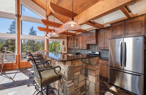 Valley of the Sun House | Moose Rock Reserve - LUX, Hot tub, Sauna, Views