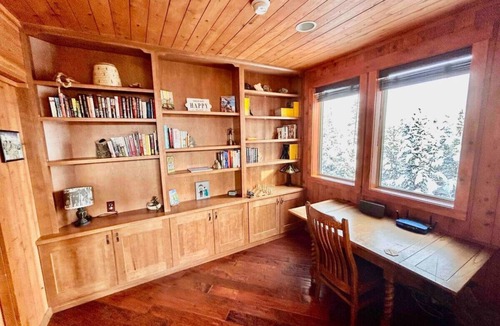 Valley of the Sun House | Moose Rock Reserve - LUX, Hot tub, Sauna, Views