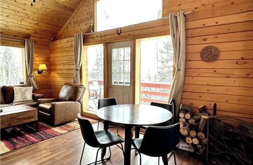 Indian Mountain Cabin | Mountain Cabin surrounded by woods and views + Hot Tub
