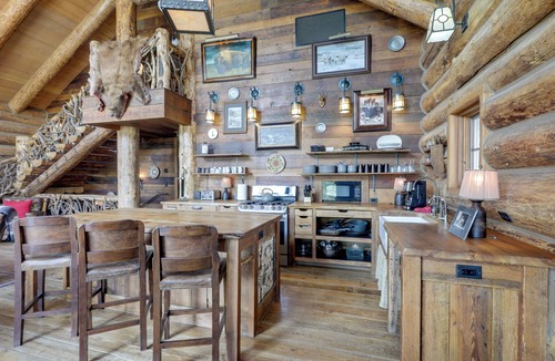 Gypsum Cabin | Mountain Chalet Bordering White River Nat'l Forest