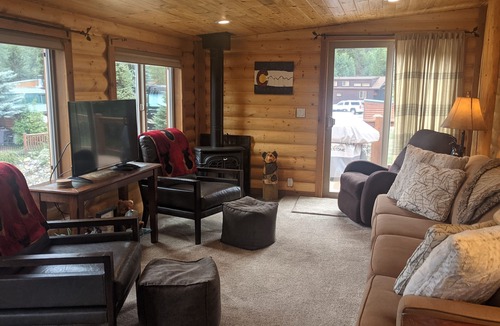 Breckenridge Cabin | Mountain Chalet River Retreat/EV Charging