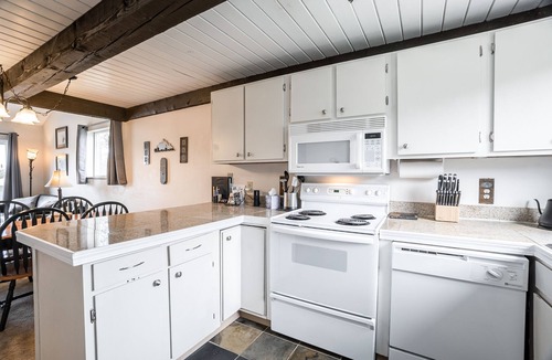 Fraser House | Mountain Condo with Free shuttle to Winter Park town and ski hill. Pool/Hot tubs