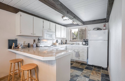 Fraser House | Mountain Condo with Free shuttle to Winter Park town and ski hill. Pool/Hot tubs
