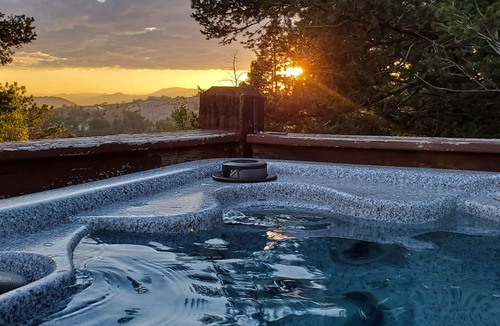 Cripple Creek Cabin | Mountain Dream Hot Tub! Views! Privacy! Pool table,Wi-Fi