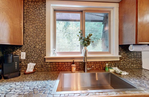 Arroyo Seco Condo | Mountain Escape - Easy Ski, Bike & Hike Access