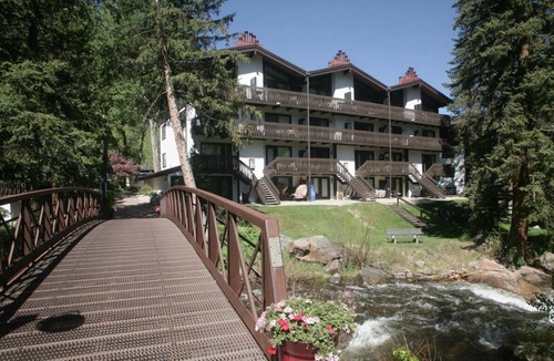 Vail Condo | Mountain Getaway in the Vail Racquet Club in East Vail. Long-term rentals.