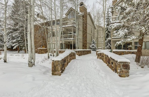 Mountain House Condo | Mountain House Ski In/out Private Hot Tub Walk to Restaurants and shop DELUXE