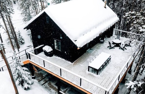 Lakeshore House | Mountain Modern Luxury Cabin