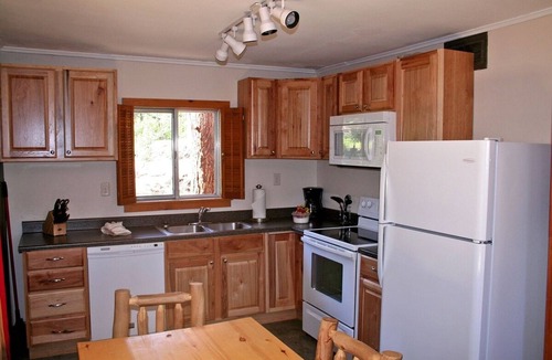 Estes Park Cabin | Mountain Pine Cabin With Personal Hot Tub - Dog-friendly! 3 Bedroom Cabin - #20-NCD0296
