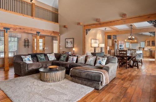 Granby House | Mountain Retreat Villa I Private Hot Tub I Great Views I Game Room I Activity Program