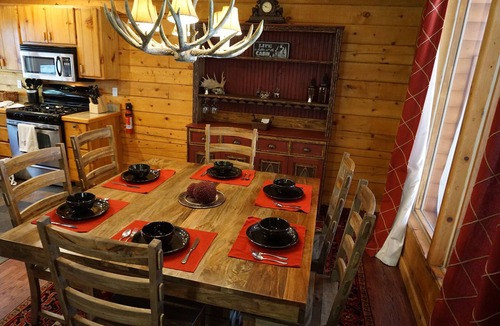 Breckenridge Cabin | Mountain Retreat with Amazing Hot Tub and Outdoor Patio Area!